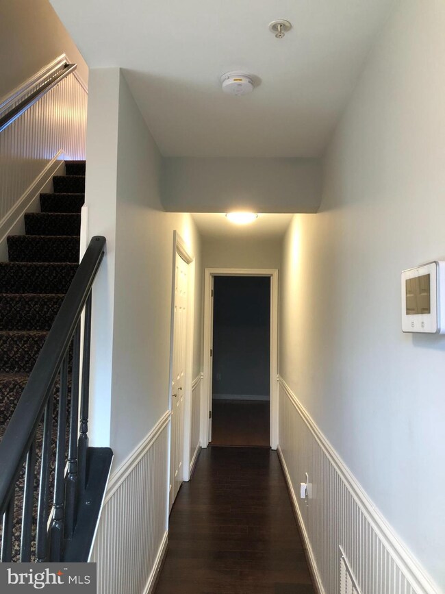 8867 Goose Landing Cir, Columbia, MD 21045 - photo 3