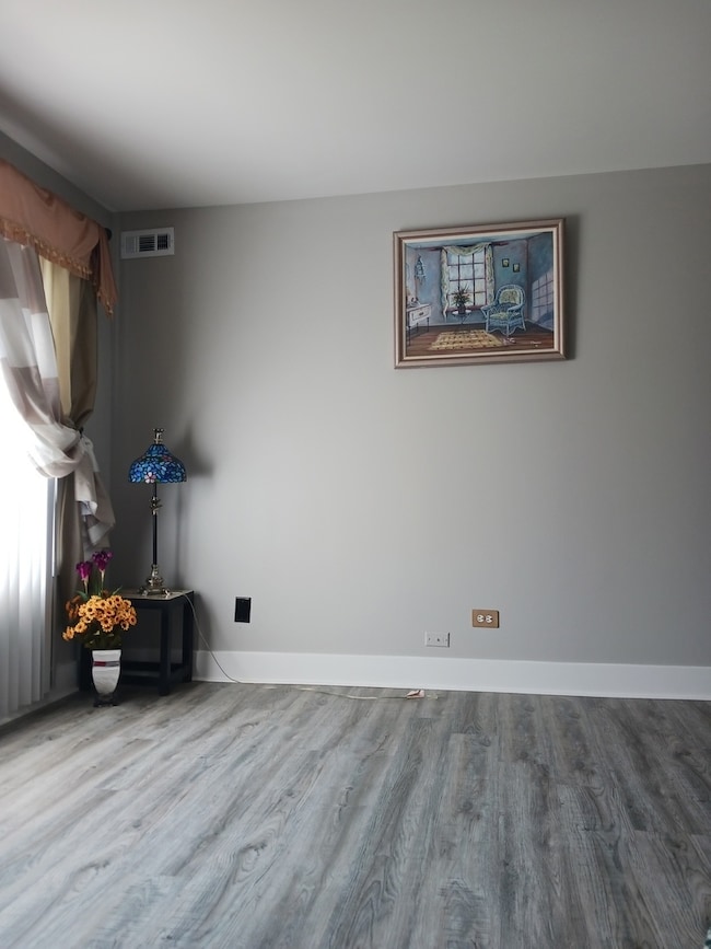 9330 Hamilton Ct unit E, Des Plaines, IL 60016 - photo 6