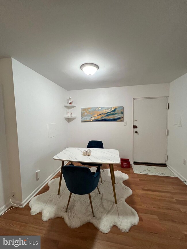 Woodlake Towers unit T15, Falls Church, VA 22044 - photo 4