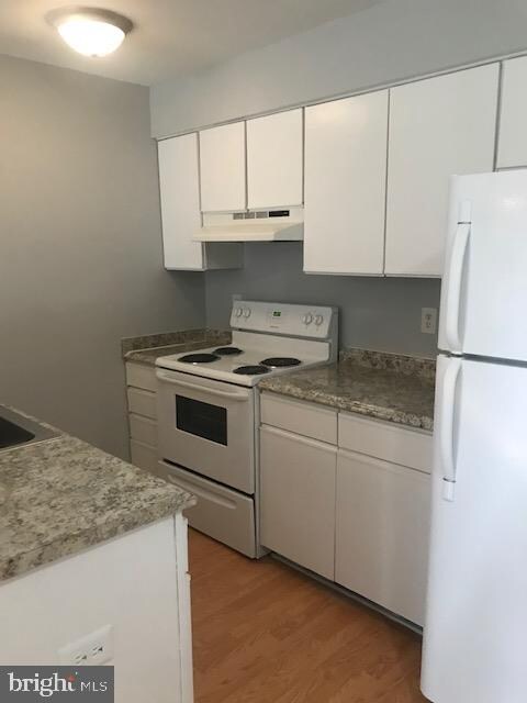 8633 Beekman Place unit 33-A, Alexandria, VA 22309 - photo 3