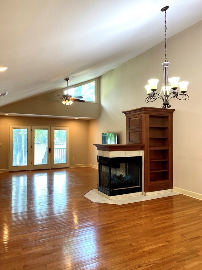 Living/Dining area w/fireplace
