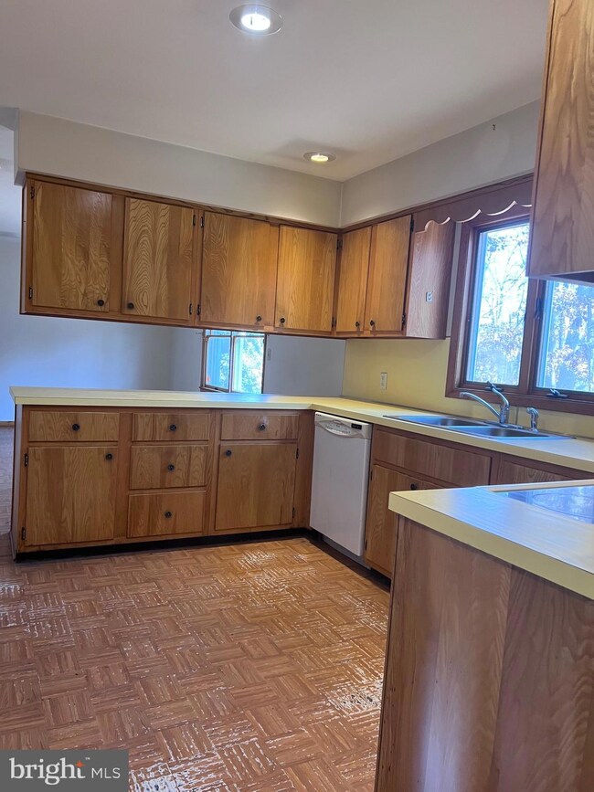 1585 Linden Blvd, Vineland, NJ 08361 - photo 5