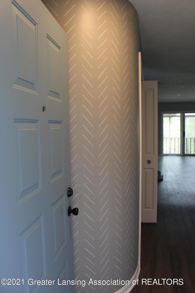 Entry wall