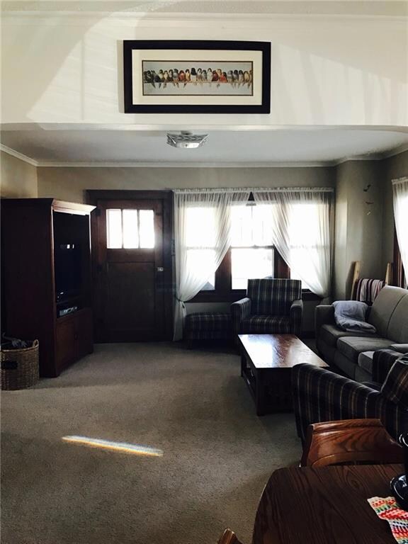 1023 N 4th Ave E, Newton, IA 50208 - photo 2