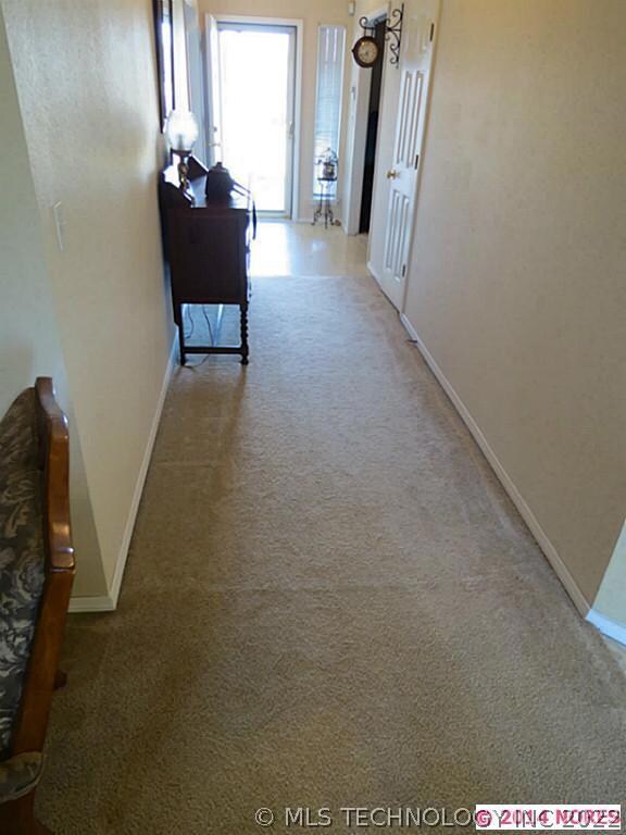 Extra Wide and Open Entry