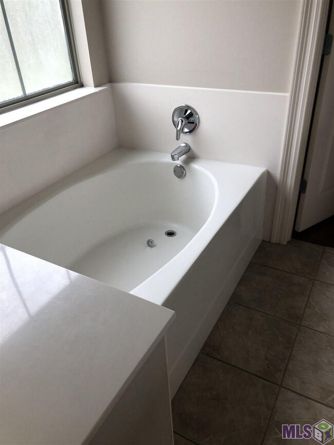 15083 Rimrock Ct, Baton Rouge, LA 70819 - photo 4