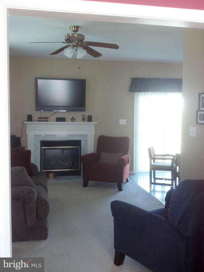 11216 Englewood Ct, Fredericksburg, VA 22407 - photo 3