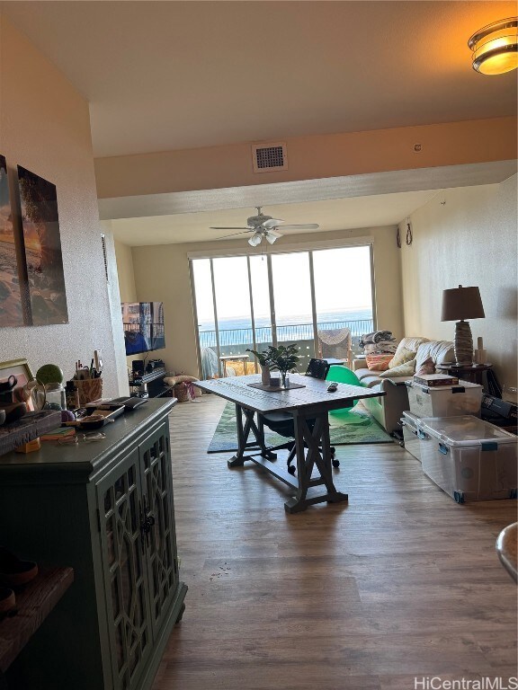 dinning area connect to living room