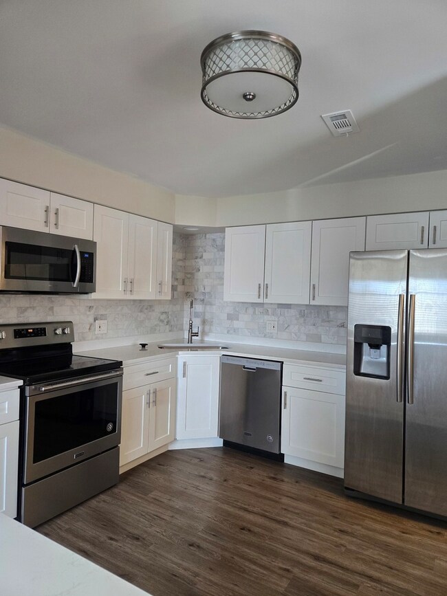 1108 Castilian Ct unit E268, Glenview, IL 60025 - photo 4