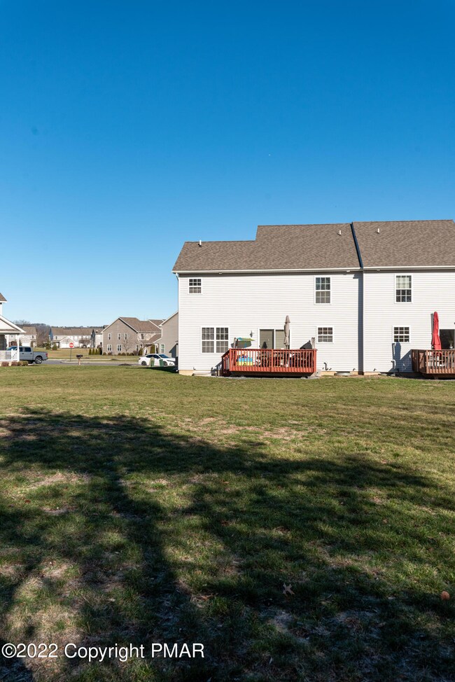 892 S Fork Dr, Easton, PA 18040 - photo 2