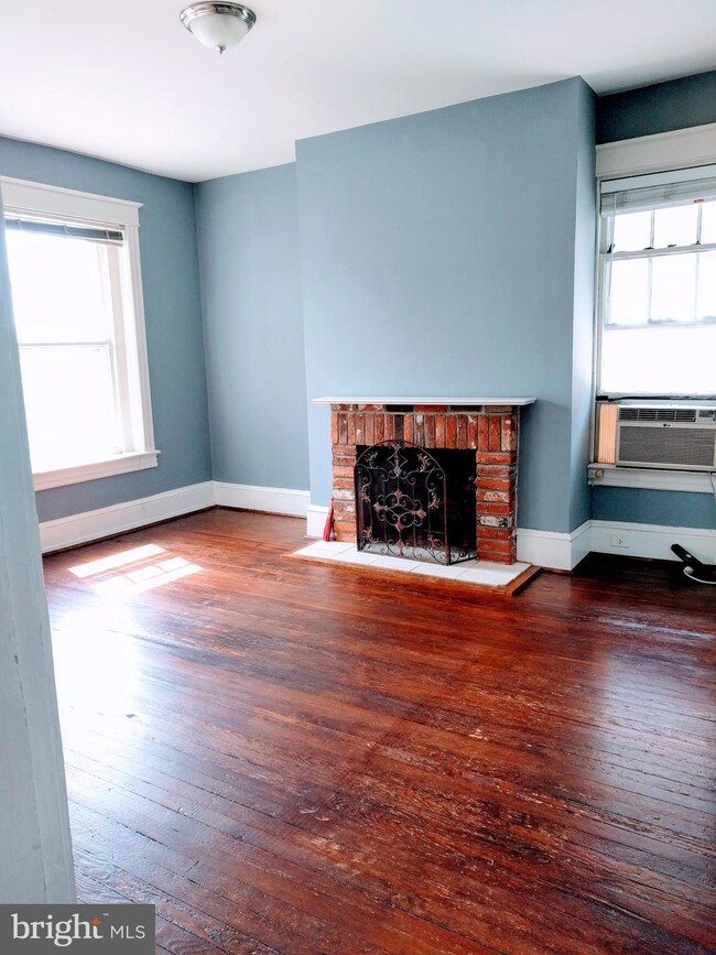 1300 35th St NW unit 2, Washington, DC 20007 - photo 7