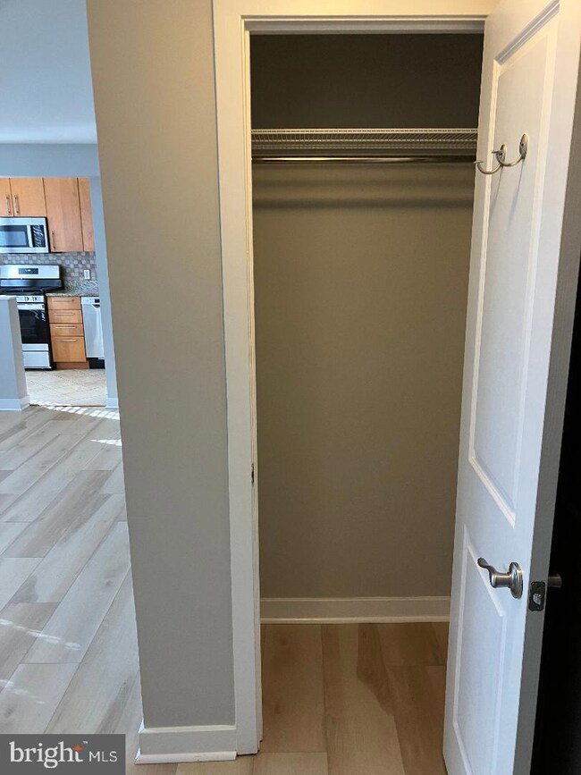 2005 Allen Place NW unit 101, Washington, DC 20009 - photo 5