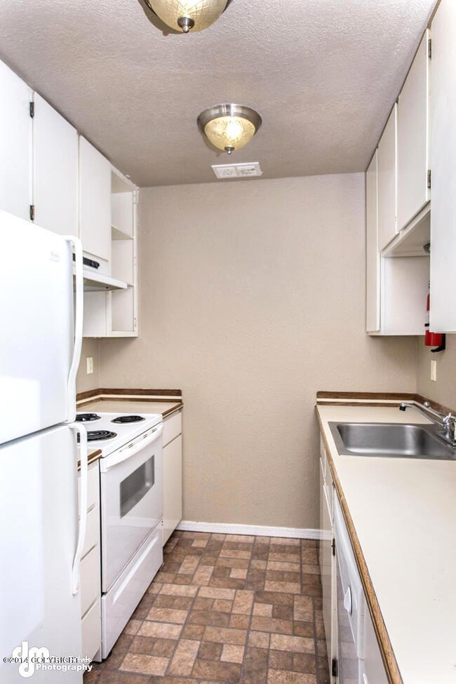7141 Weimer St 48 Anchorage AK-large-006
