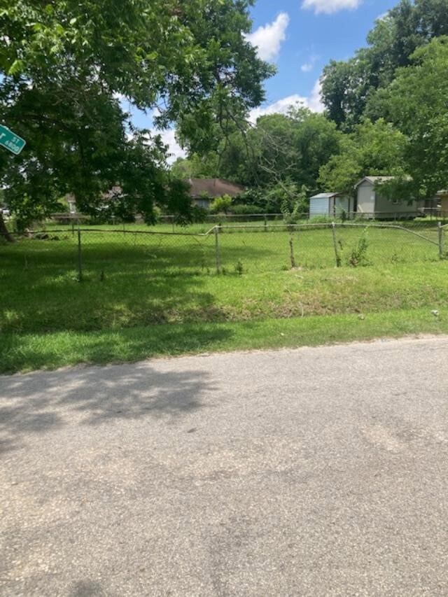 2502 Mayview Dr, Houston, TX 77091 - photo 4