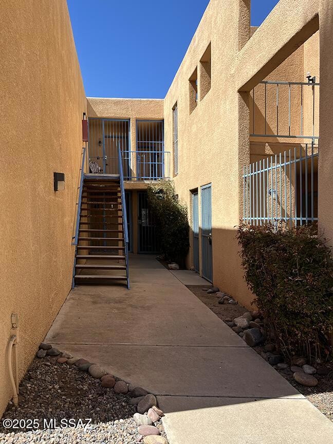 4-walkway
