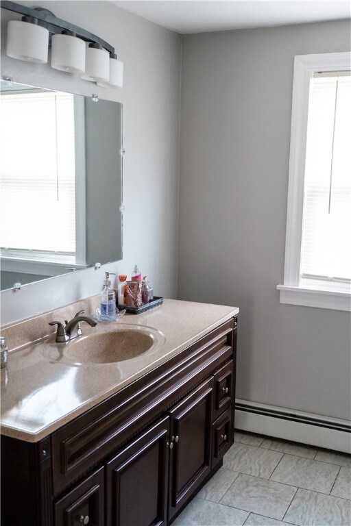 1st Bathroom - 1st Floor