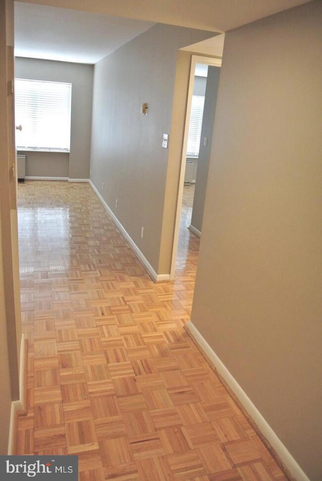 2405 I St NW unit 2B, Washington, DC 20037 - photo 3