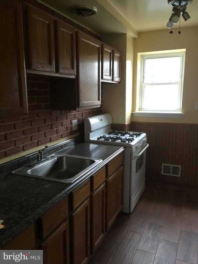 1022 Boyd St, Baltimore, MD 21223 - photo 5