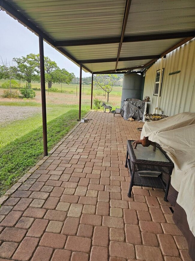 314 Squirrel Run unit 700, Fredericksburg, TX 78624 - photo 2