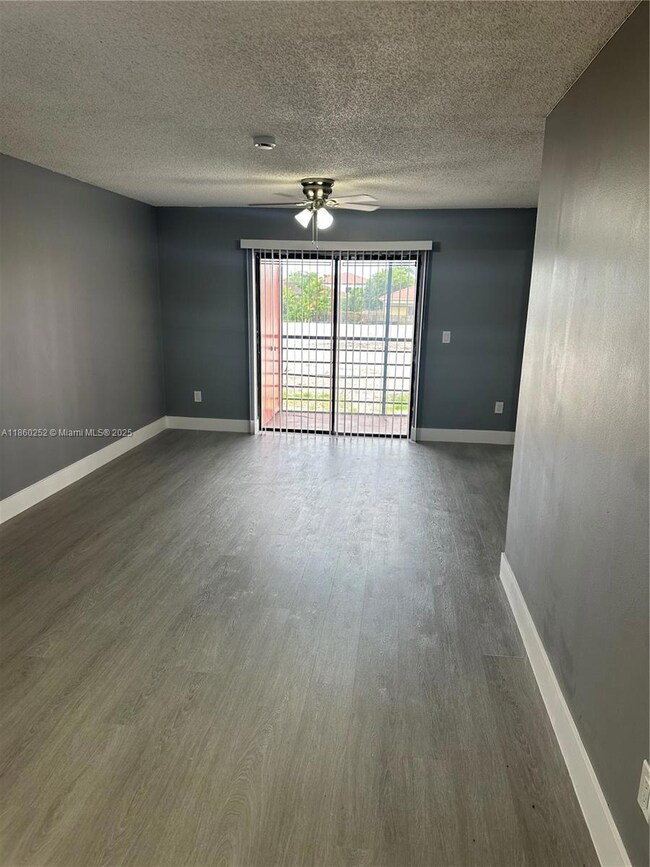 862 NE 209th St unit 206, Miami, FL 33179 - photo 5