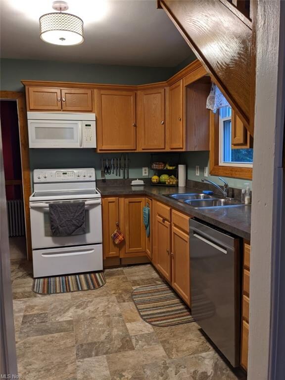 5146 Edgewater Dr, Sheffield Lake, OH 44054 - photo 6