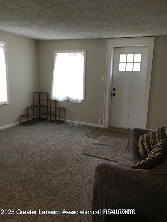 4615 Hughes Rd, Lansing, MI 48910 - photo 7