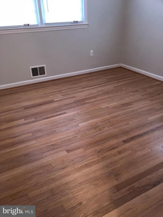 6524 8th Ave, Hyattsville, MD 20783 - photo 5