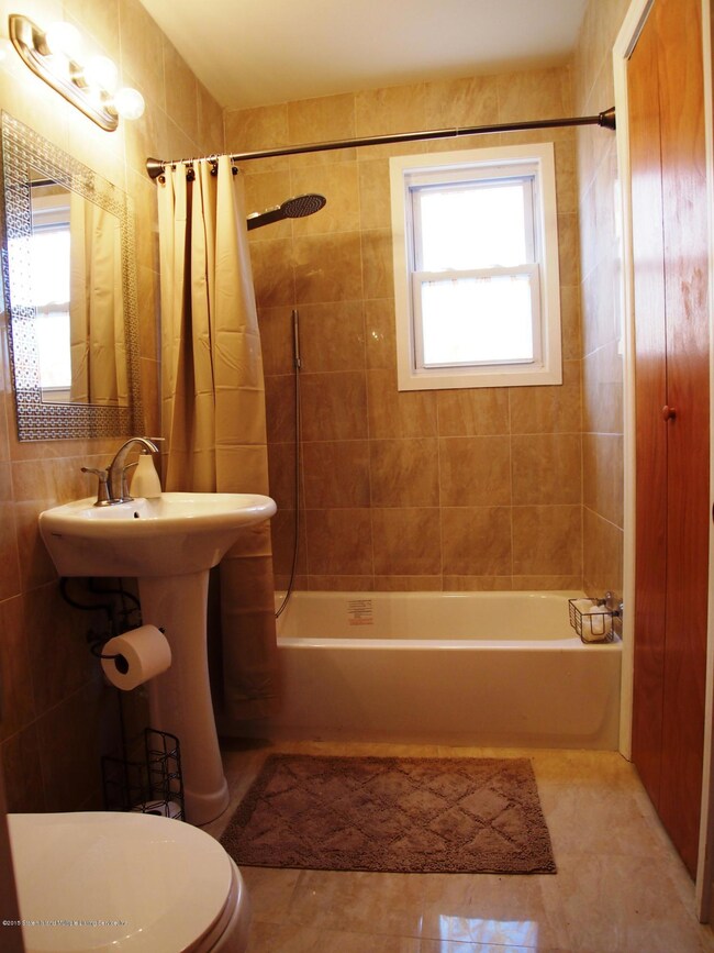 (7) Full Bath