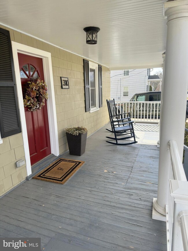 310 S 12th St, Purcellville, VA 20132 - photo 3