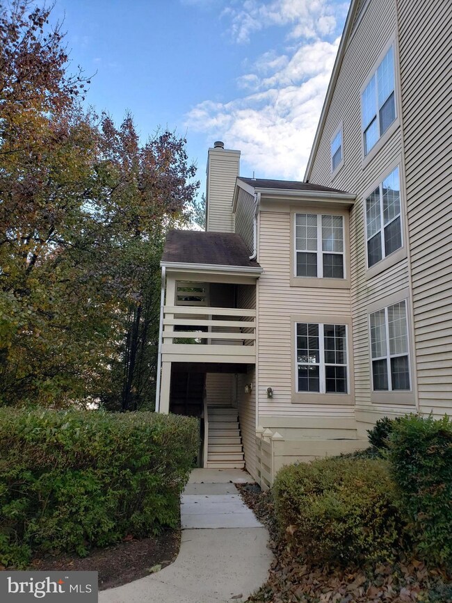 4555 Interlachen Ct unit F, Alexandria, VA 22312 - photo 2