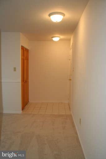 1661 Parkcrest Cir unit 5A/300, Reston, VA 20190 - photo 2