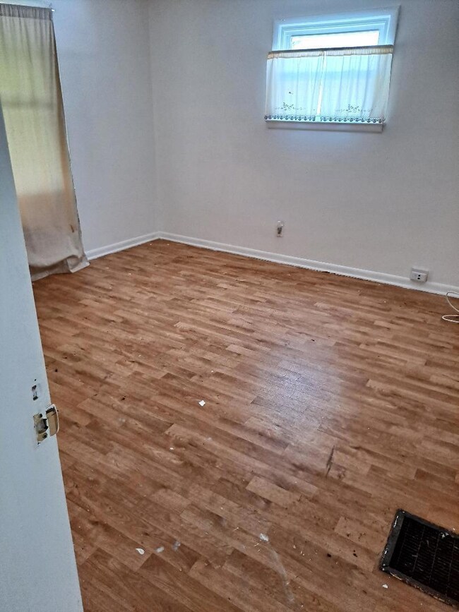 884 weyant bedroom