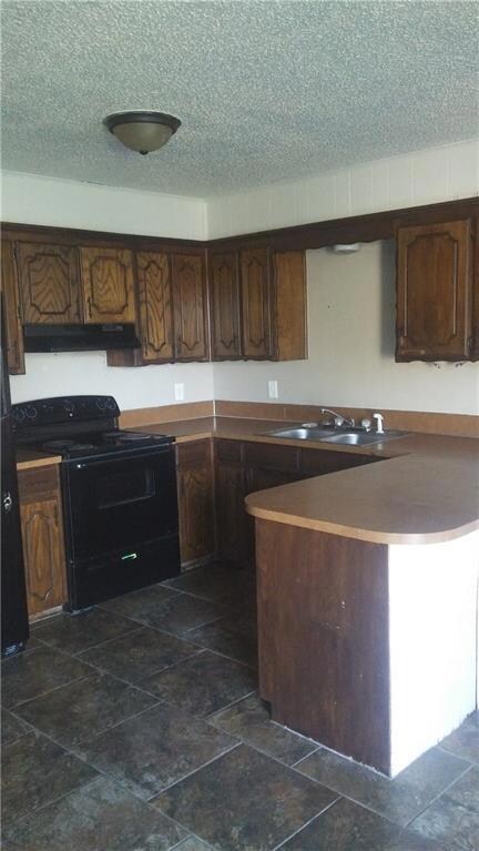 2926 Robert Rd, Shawnee, OK 74804 - photo 3