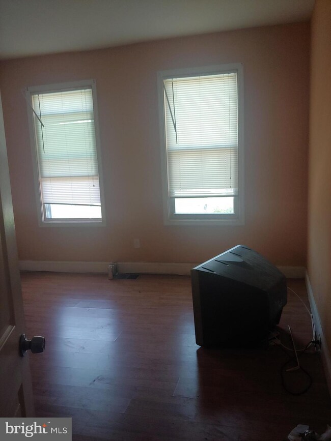 149 S Kossuth St, Baltimore, MD 21229 - photo 7