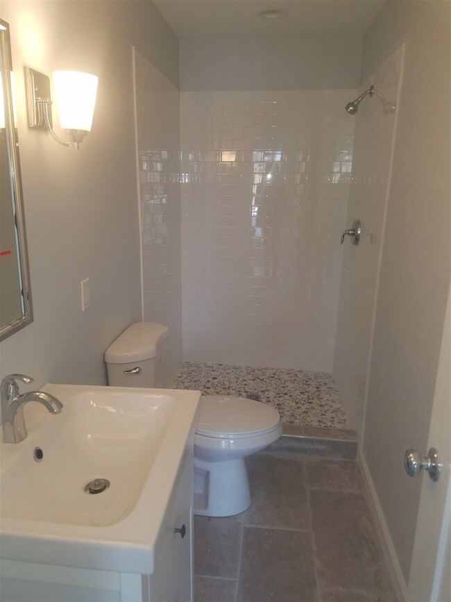 9 Clifford St unit C, Exeter, NH 03833 - photo 5