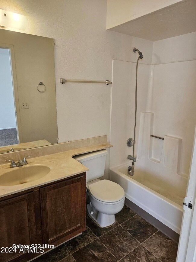 Grnwy upstairs bath