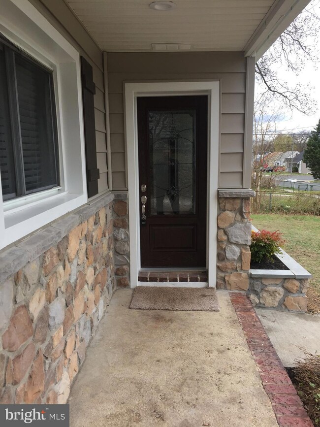 7925 Rolling View Ave, Nottingham, MD 21236 - photo 3