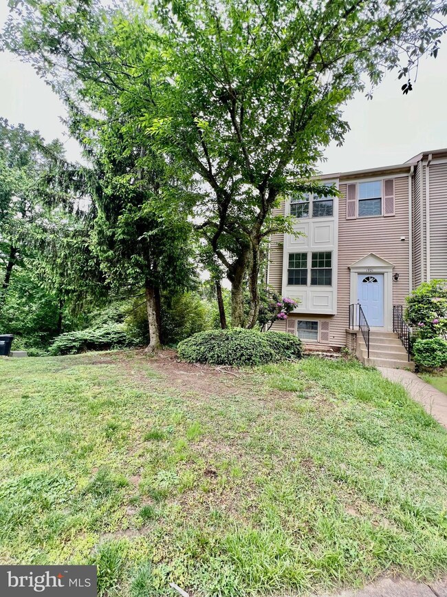 1921 Winslow Ct, Woodbridge, VA 22191 - photo 3