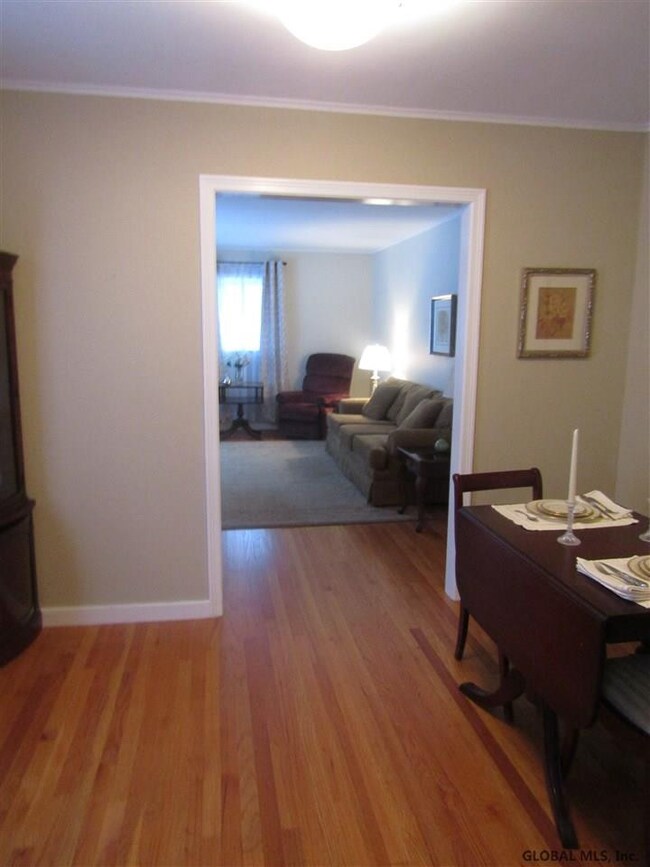 9 Elizabeth St, Latham, NY 12110 - photo 3