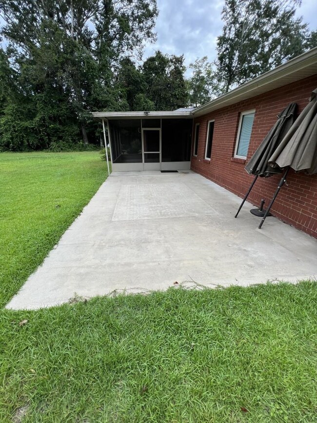 150 Ann Cir, Crawfordville, FL 32327 - photo 7