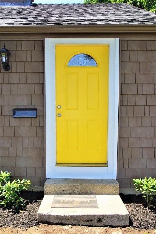 14 Lowell Dr, Johnston, RI 02919 - photo 4