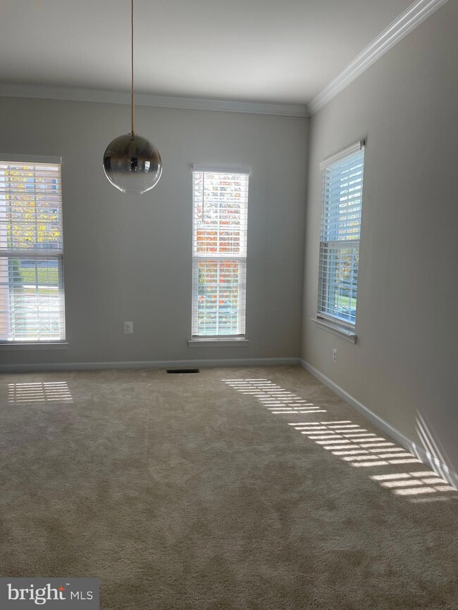 3004 Presidential Golf Dr, Upper Marlboro, MD 20774 - photo 4