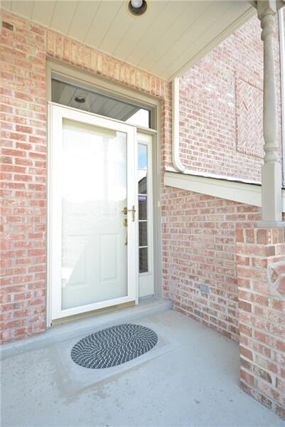 Covered Porch with Front Porch!