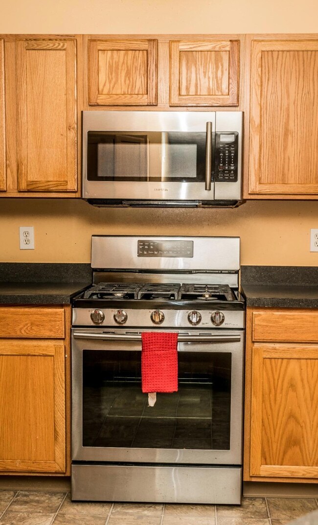 GasRange and Microwave Oven