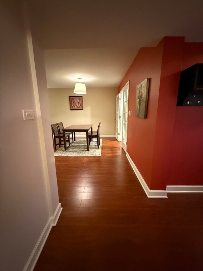 6961 N Oakley Ave unit 206, Chicago, IL 60645 - photo 4