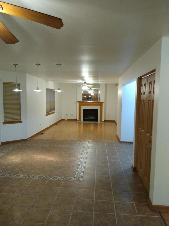 3916 172nd St, Country Club Hills, IL 60478 - photo 4