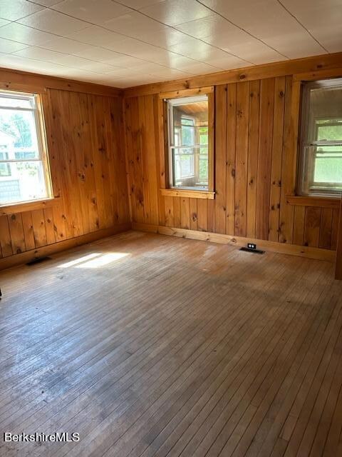 66 Columbia Living Room Left