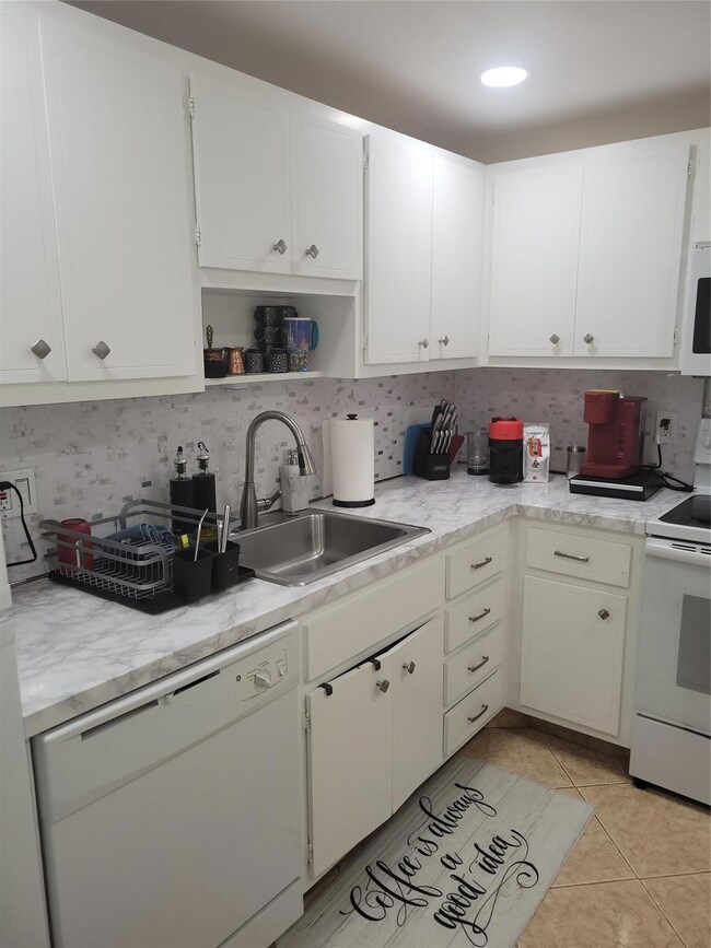 The Hemispheres unit 9B, Hallandale Beach, FL 33009 - photo 3