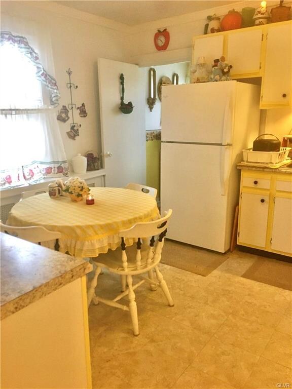 715 Center Ave, Jim Thorpe, PA 18229 - photo 3