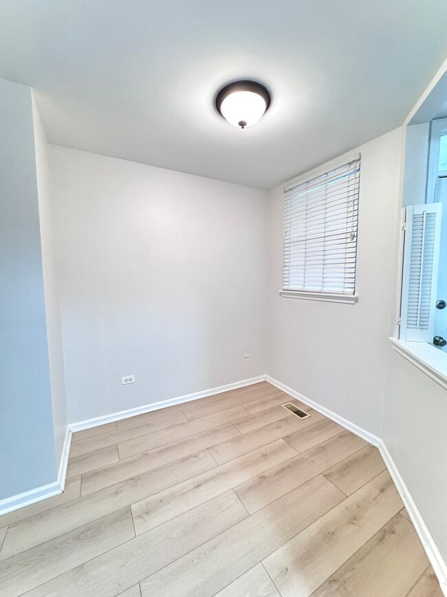 2350 Sheehan Dr, Naperville, IL 60564 - photo 6